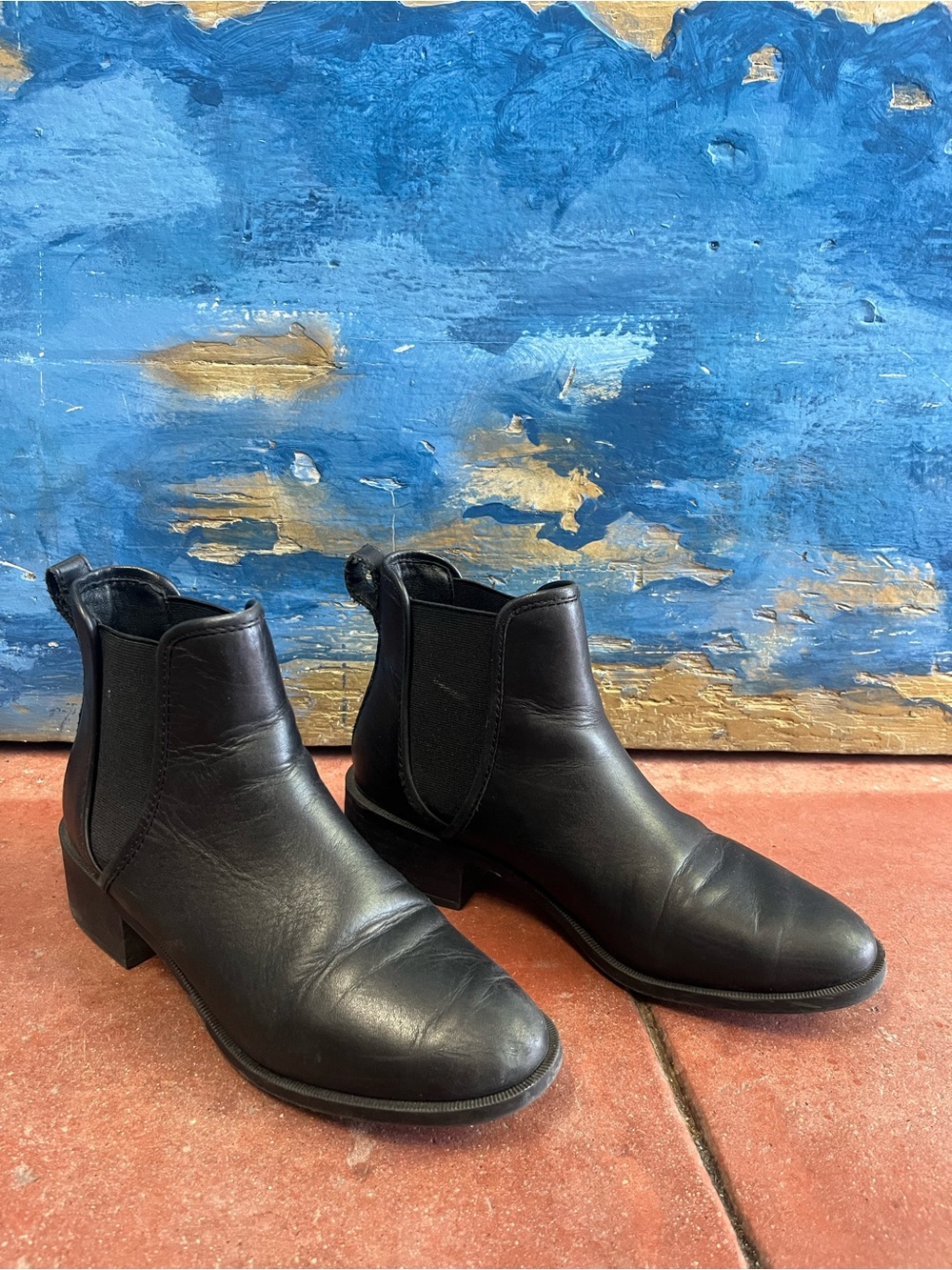 Steve Madden Black Leather Chelsea Ankle Booties